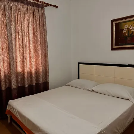 Grande House Hostal *