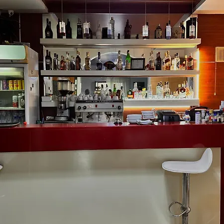 Grande House Ostello *