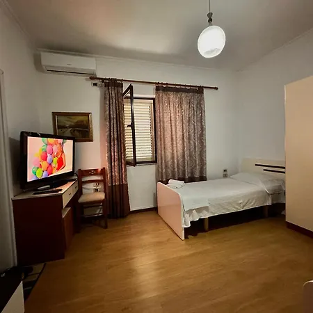 Grande House Hostal *