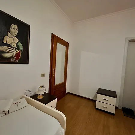 Grande House Hostal Tirana