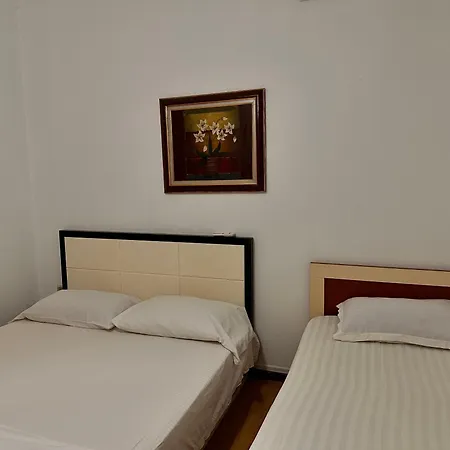 Hostel Grande House *