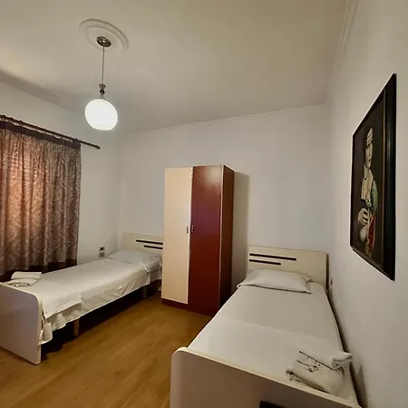 Grande House Vandrerhjem Tirana